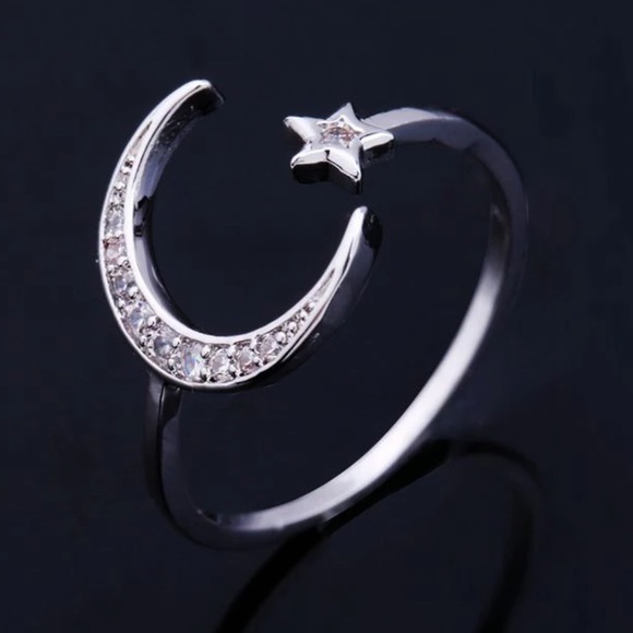 Cubic Zirconia Ring - Picture 2 of 2